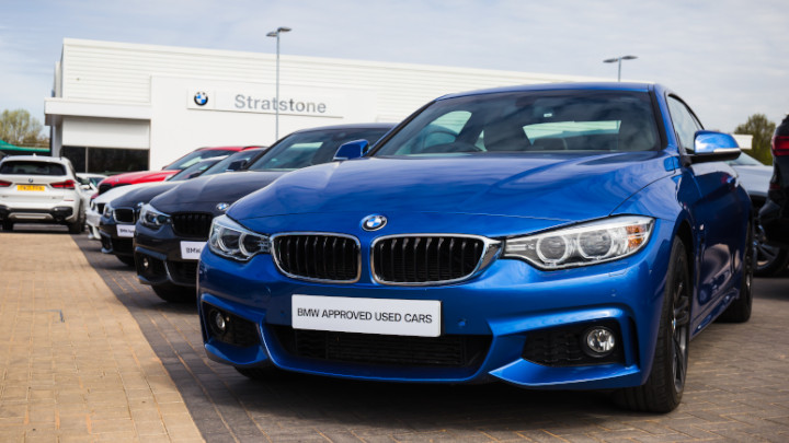 Stratstone BMW Derby Approved Used Forecourt