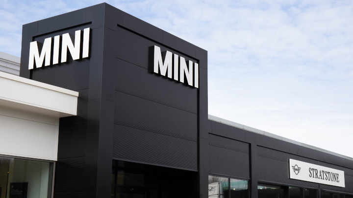 Stratstone MINI Derby Exterior