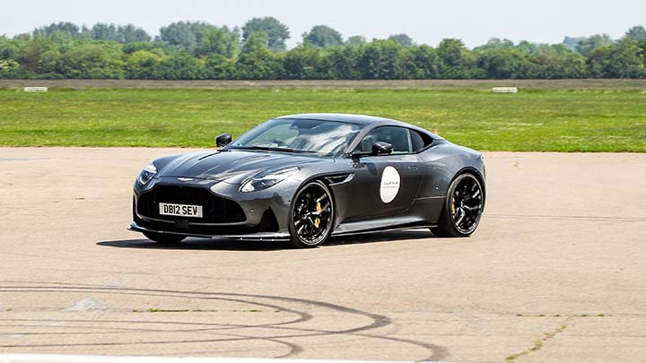 CLUB HLS Car on Track