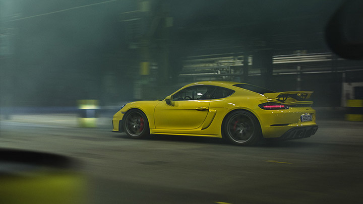 Porsche 718 Cayman GT4