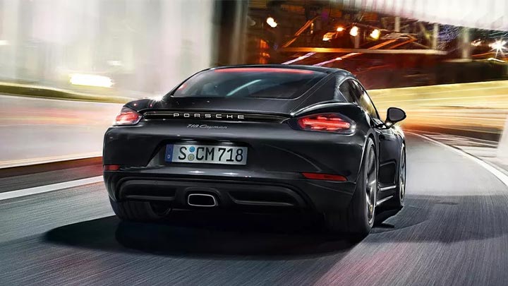 Porsche 718 Cayman, Driving