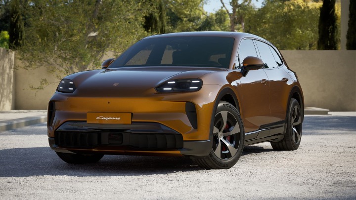 Porsche Cayenne Electric orange S trim 