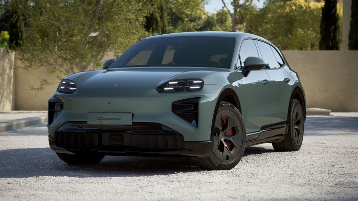 Porsche Cayenne Electric Turbo trim green