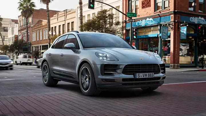 Porsche Macan Driving