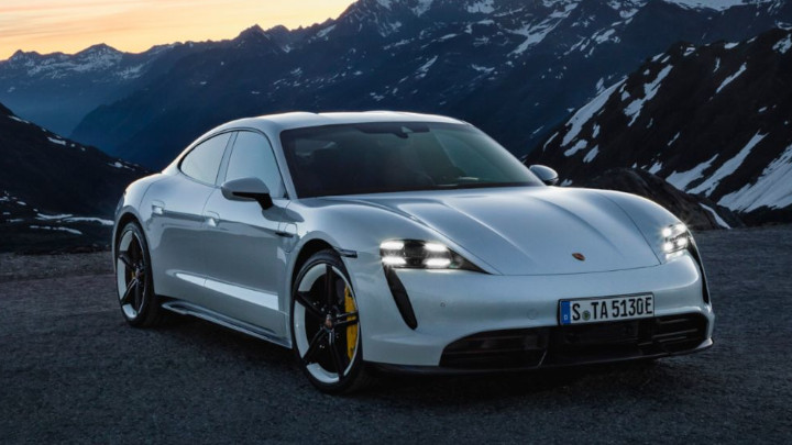 Porsche Taycan Turbo S Front