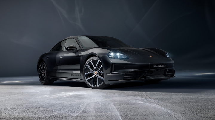 Black edition Porsche Taycan 