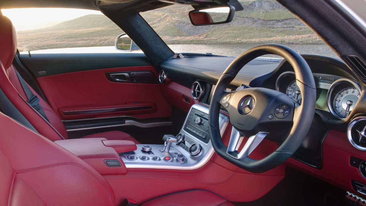Mercedes-AMG SLS Interior Large